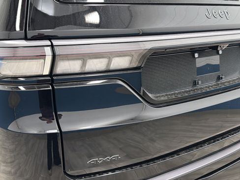 New 2026 Jeep Grand Wagoneer Limited AWD/4WD image 43
