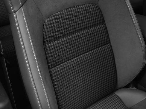 New 2025 Porsche Taycan 4 image 25