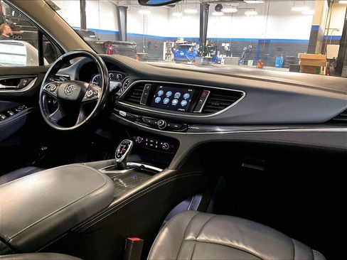 Used 2018 Buick Enclave Essence AWD/4WD image 14