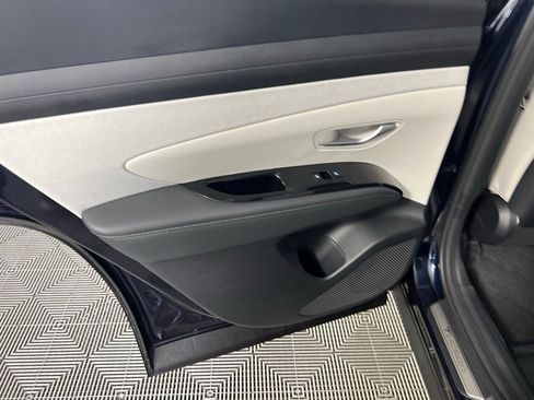 Used 2025 Hyundai Tucson Limited image 30