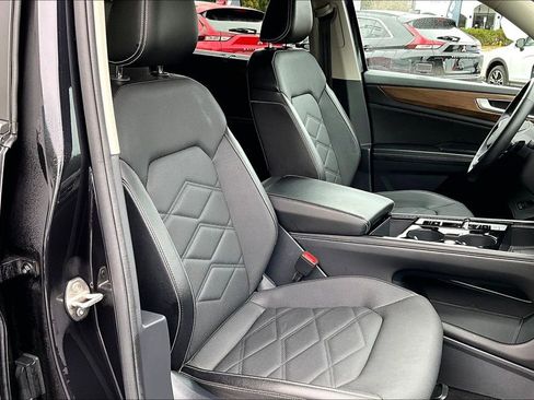 Used 2024 Volkswagen Atlas SE image 29