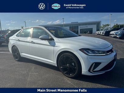 Used 2025 Volkswagen Jetta SE w/ Sunroof Package