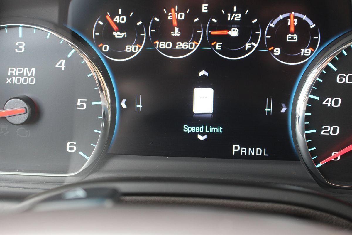 Used 2017 GMC Yukon Denali w/ Open Road Package AWD/4WD image 31
