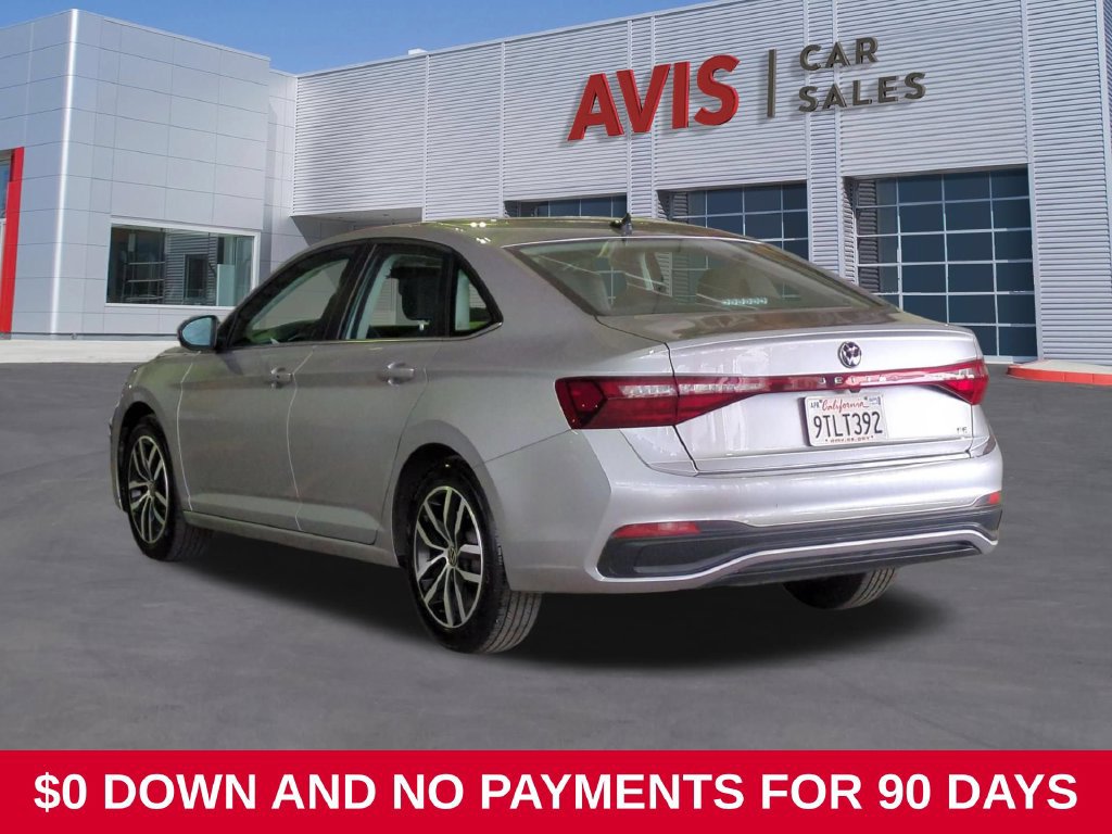 Used 2025 Volkswagen Jetta SE FWD image 9