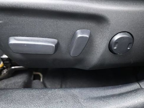 Used 2017 Toyota Camry SE FWD image 30