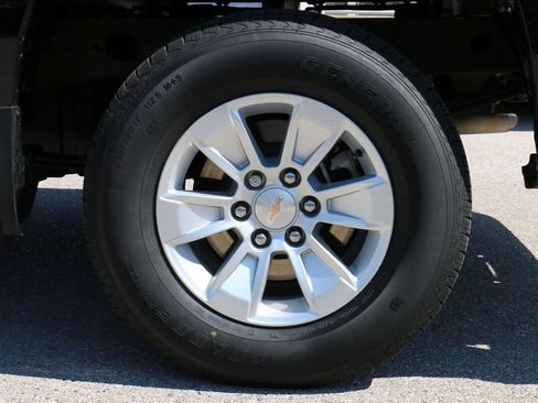 Used 2025 Chevrolet Silverado 1500 LT RWD image 10