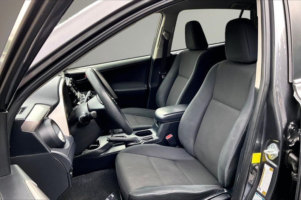 Used 2016 Toyota RAV4 LE AWD/4WD image 21