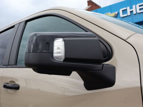 Used 2022 Chevrolet Silverado 1500 LT Trail Boss w/ LT Trail Boss Premium Package image 2