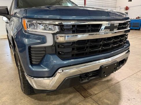 Used 2024 Chevrolet Silverado 1500 LT AWD/4WD image 2