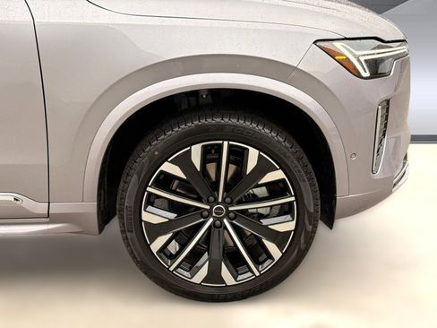 Used 2026 Volvo XC90 B6 Ultra w/ Protection Package image 12