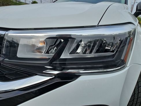 Certified 2022 Volkswagen Taos S image 30