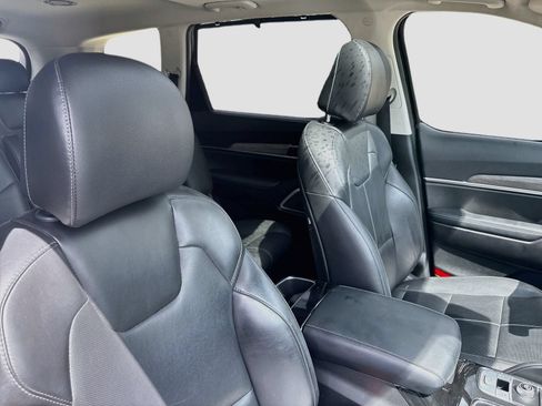 Used 2022 Kia Telluride EX w/ EX Premium Package FWD image 31