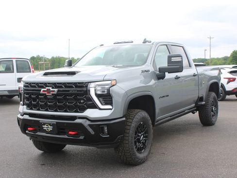 New 2026 Chevrolet Silverado 2500 ZR2 w/ LPO, Dark Essentials Package AWD/4WD image 4