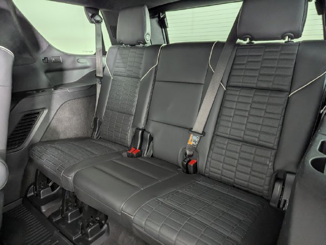 Used 2026 Cadillac Escalade V w/ LPO, ONYX Package AWD/4WD image 19