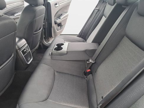 Used 2022 Chrysler 300 Touring image 16