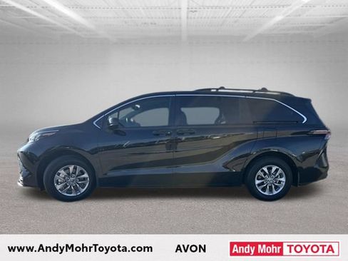 Certified 2026 Toyota Sienna LE FWD image 5