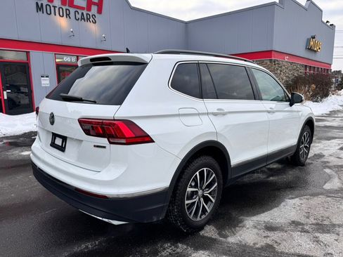 Used 2020 Volkswagen Tiguan SE w/ Panoramic Sunroof Package image 7