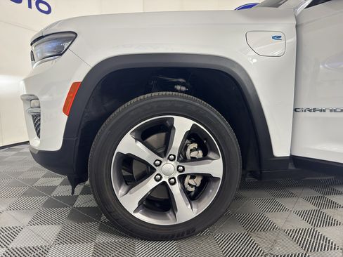 Used 2022 Jeep Grand Cherokee Limited 4xe AWD/4WD image 12