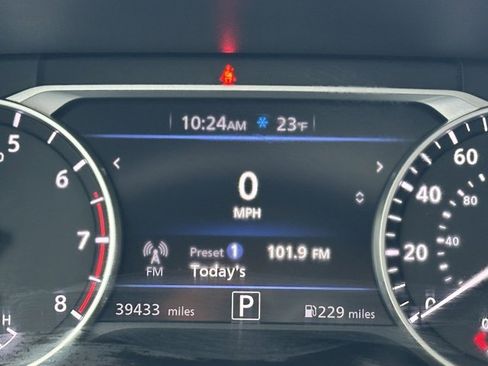 Certified 2024 Nissan Sentra SR w/ SR Premium Package image 40