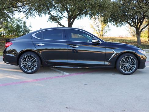 Used 2019 Genesis G70 2.0T Advanced image 8