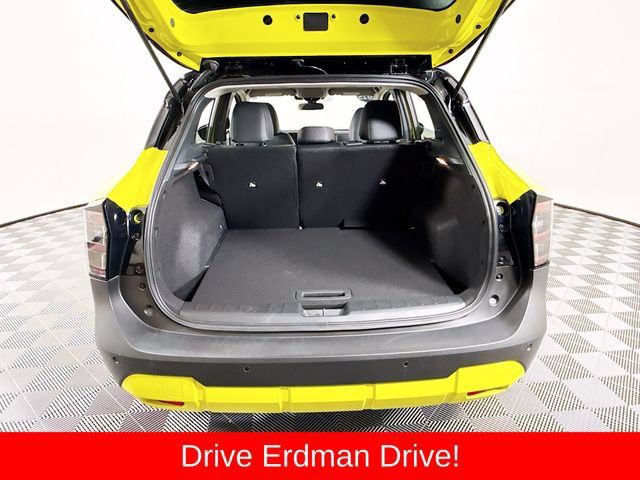 Used 2025 Nissan Kicks SR FWD image 34