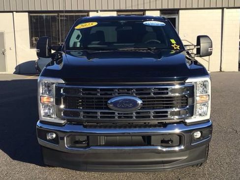 Used 2025 Ford F250 XLT image 2