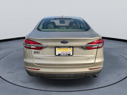 Used 2019 Ford Fusion SE image 3
