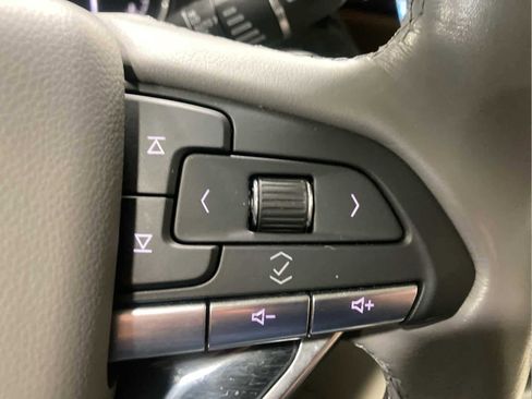 Used 2021 Cadillac XT6 Premium Luxury image 19