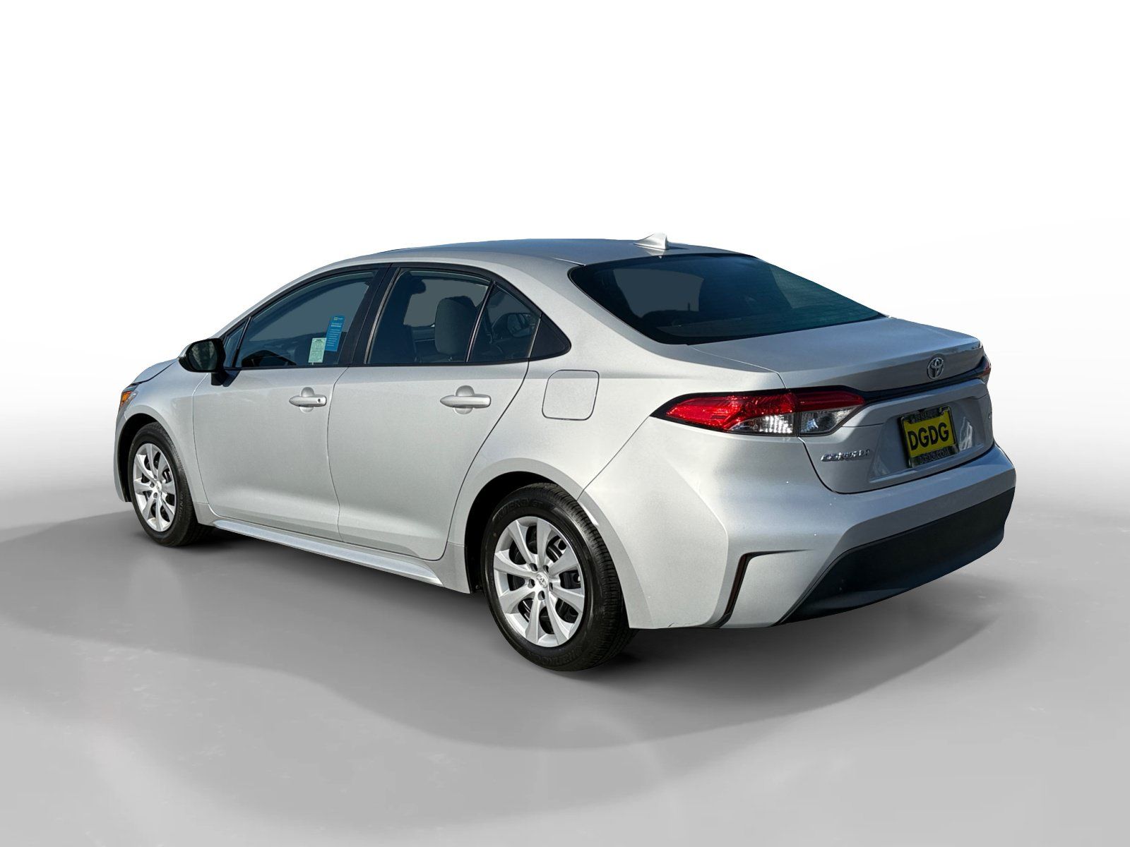 Used 2024 Toyota Corolla LE FWD image 3