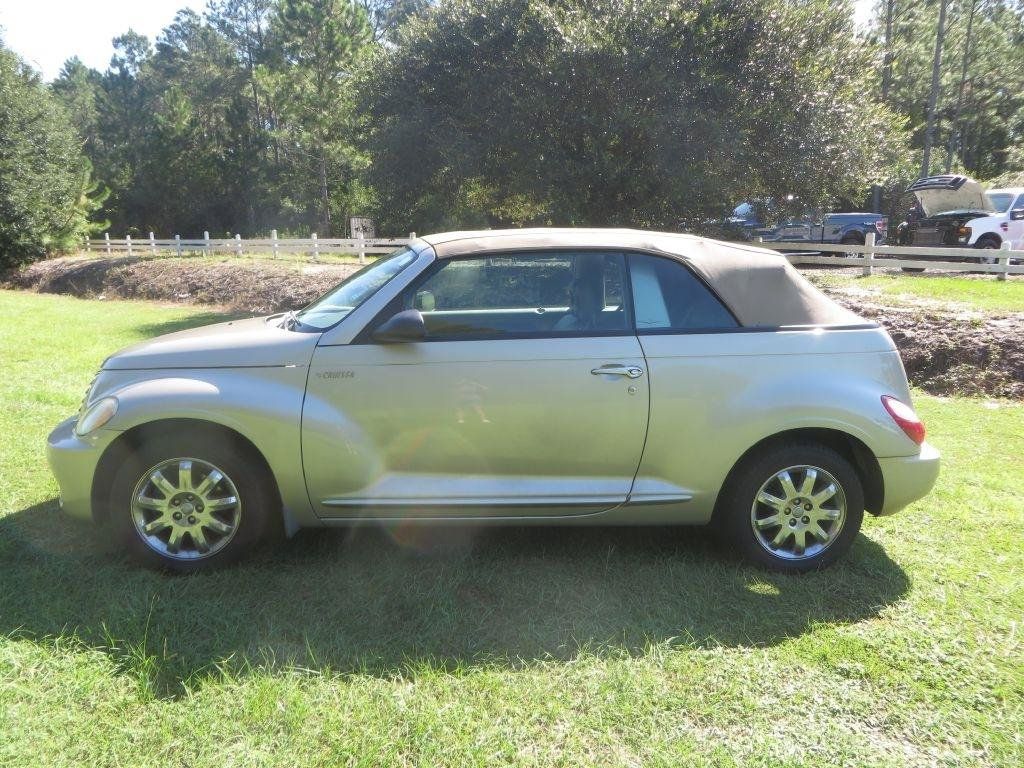 Used 2006 Chrysler PT Cruiser Touring FWD image 9