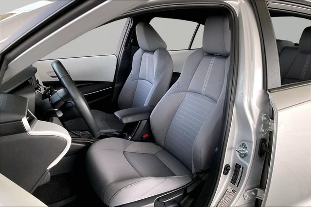 Used 2025 Toyota Corolla SE FWD image 15