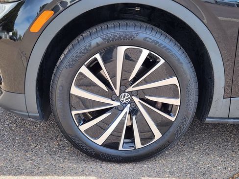Certified 2023 Volkswagen ID.4 Pro S Plus AWD/4WD image 9