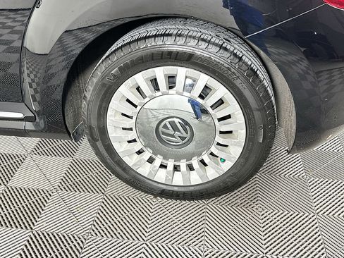 Used 2014 Volkswagen Beetle 2.5 image 34