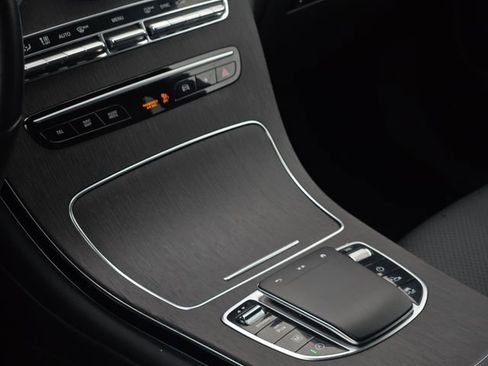 Used 2022 Mercedes-Benz GLC 300 4MATIC image 23