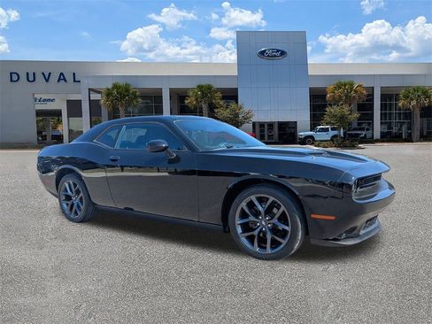 Used 2020 Dodge Challenger SXT w/ Blacktop Package image 2