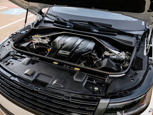 Used 2023 Land Rover Range Rover Long Wheelbase Autobiography image 96