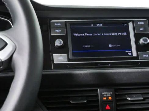 Certified 2024 Volkswagen Jetta SE FWD image 12