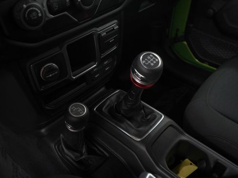 Used 2019 Jeep Wrangler Sport image 17