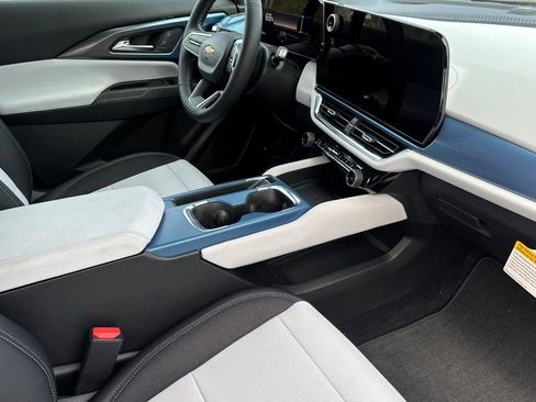 New 2026 Chevrolet Equinox EV LT w/ LPO, Blackout Package image 16