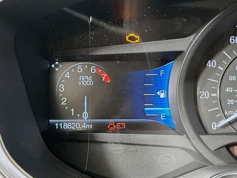 Used 2017 Ford Fusion SE w/ Fusion SE Technology Package image 12