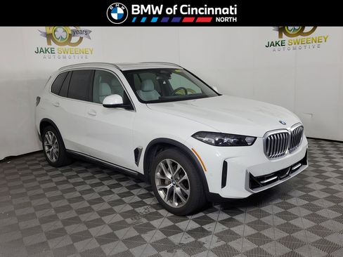 Used 2024 BMW X5 xDrive40i w/ Parking Assistance Package AWD/4WD image 1