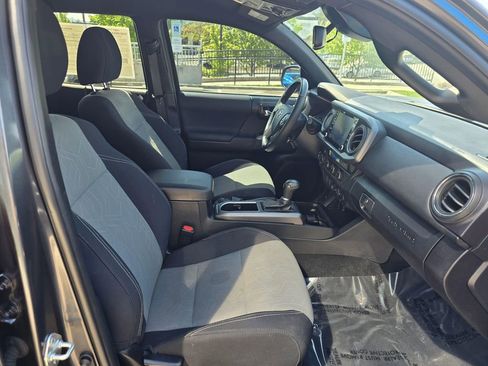 Used 2023 Toyota Tacoma TRD Off-Road AWD/4WD image 11
