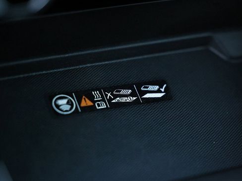 Used 2025 Chevrolet Tahoe High Country image 41