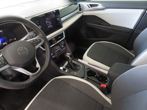 New 2026 Volkswagen Taos SE image 20