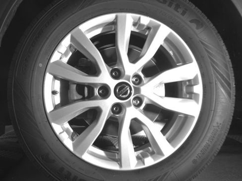 Used 2020 Nissan Rogue Sport SV AWD/4WD image 11