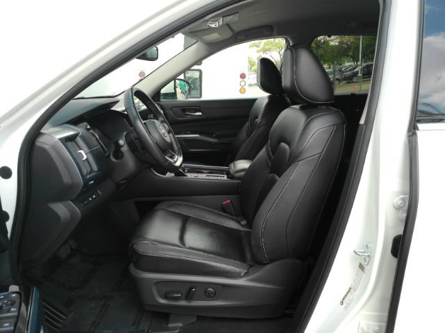 Used 2022 Nissan Pathfinder SL w/ SL Black Package FWD image 15