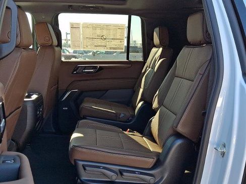 New 2026 Chevrolet Suburban High Country w/ Sun And Tow Package image 5