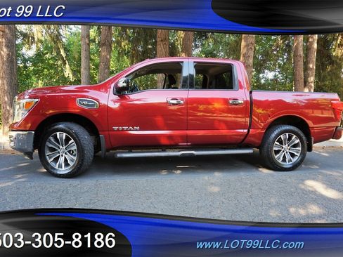 Used 2017 Nissan Titan SL image 5