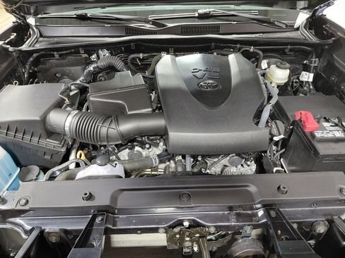 Used 2021 Toyota Tacoma SR5 image 10