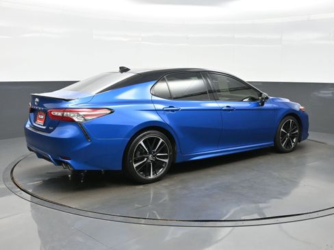 Used 2019 Toyota Camry XSE FWD image 6